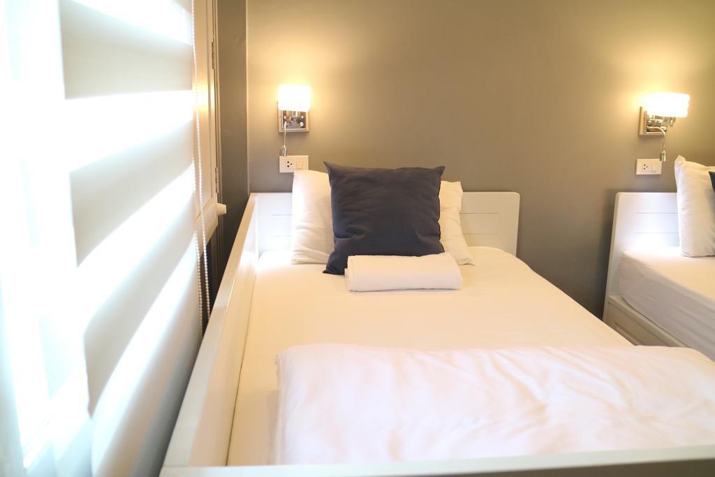 Golden Mountain Hostel Bangkok Esterno foto