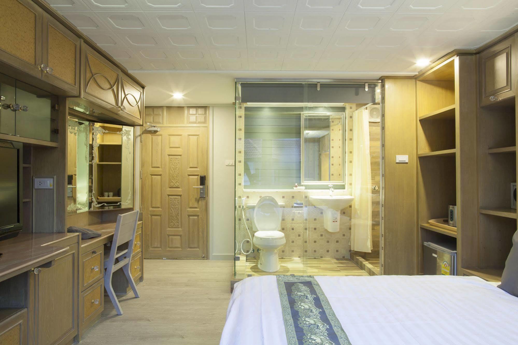 Golden Mountain Hostel Bangkok Esterno foto
